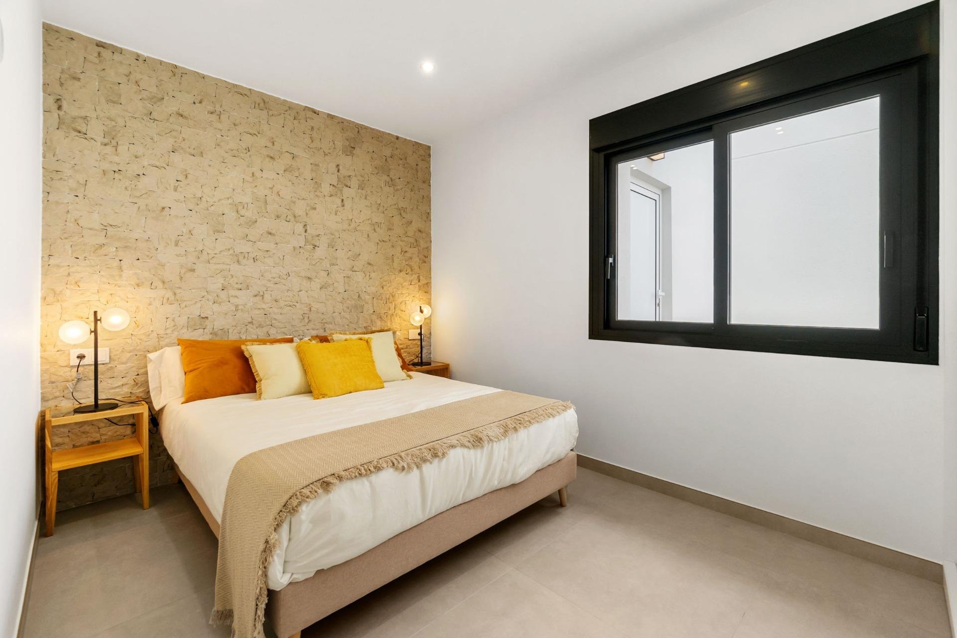 Neue Gebäude - Stadthaus -
San Pedro del Pinatar - Polideportivo