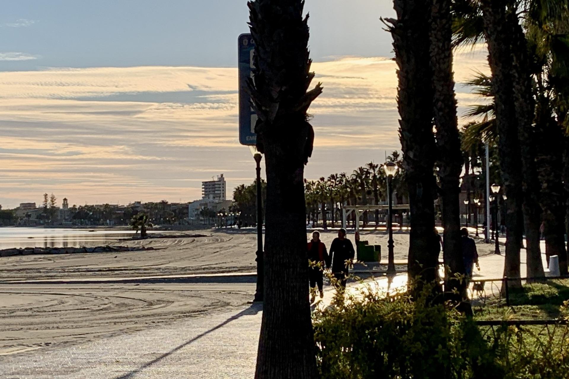Neue Gebäude - Villa -
Los Alcázares - Playa la Atascadera