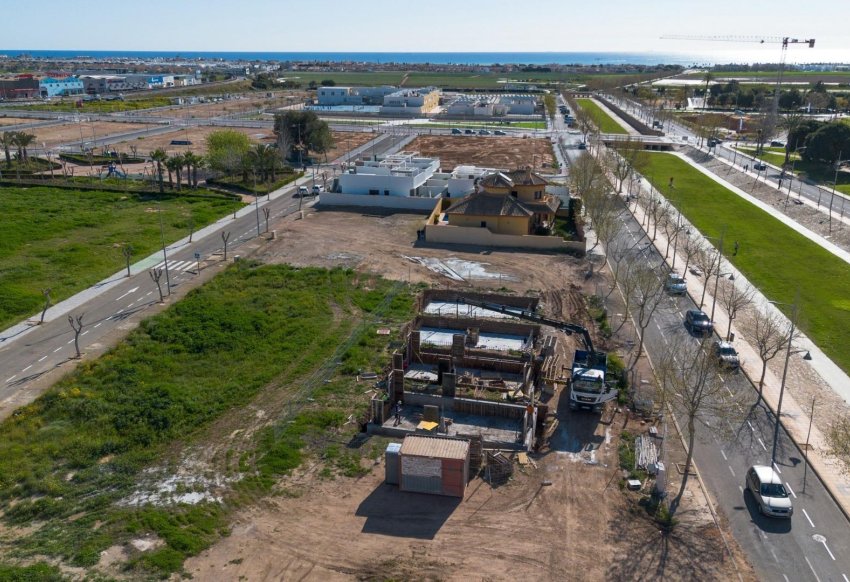 Neue Gebäude - Villa -
Pilar de la Horadada - pueblo