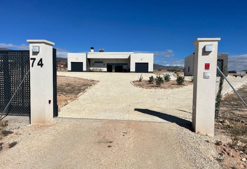 Neue Gebäude - Villa -
Pinoso - Camino Del Prado