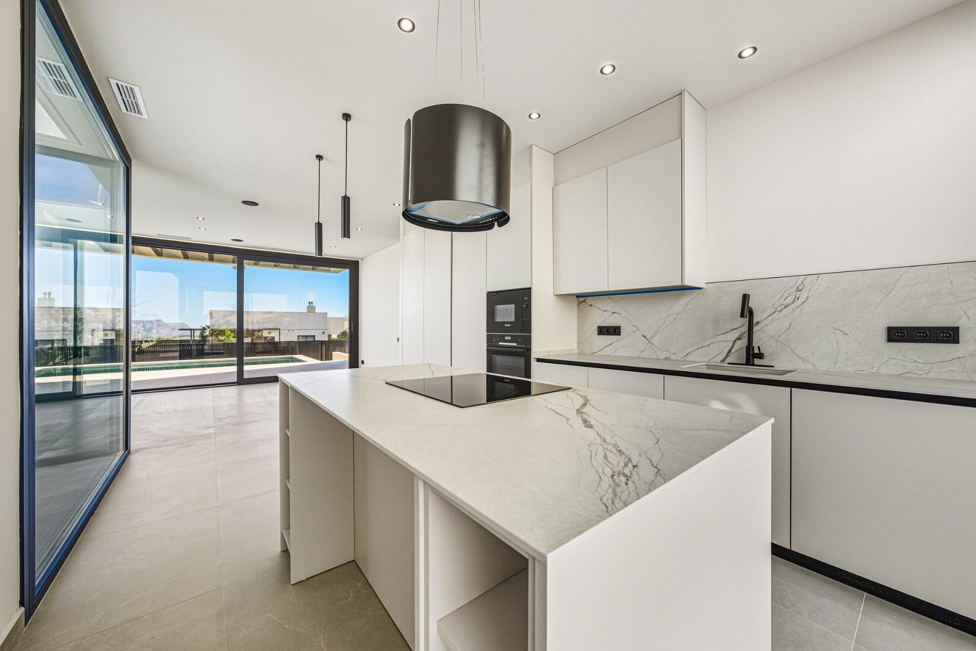 Neue Gebäude - Villa -
Polop - La Alberca