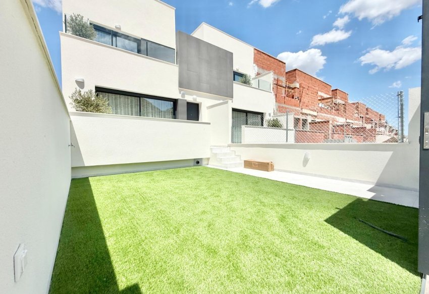 New Build - Townhouse -
Cox - San Fernando