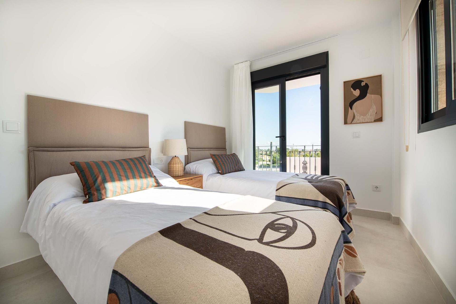 Nybyggnation - Bungalow -
Cox - San Fernando