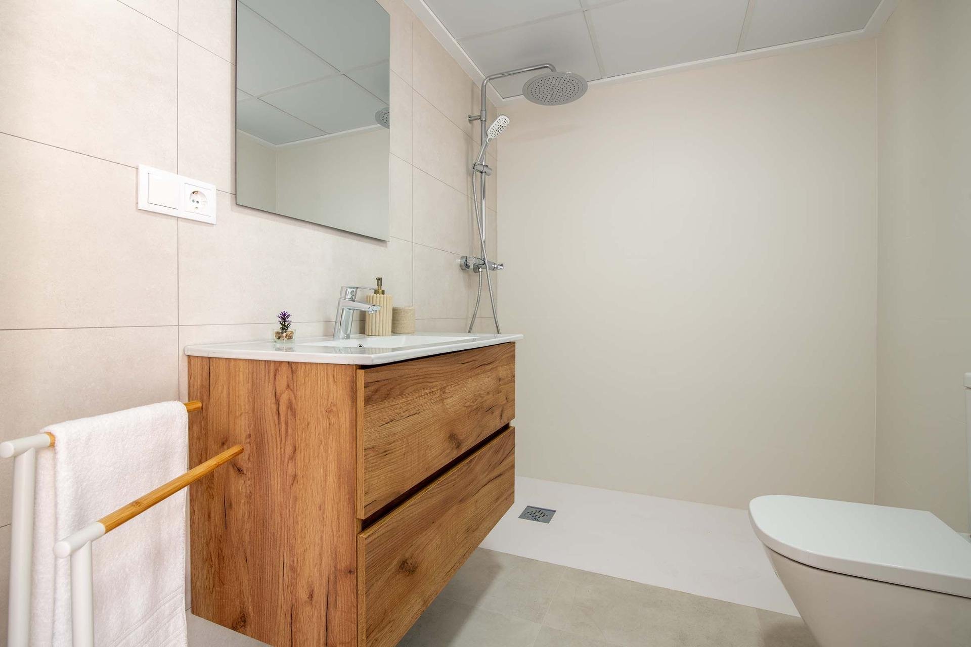 Nybyggnation - Radhus -
Cox - San Fernando