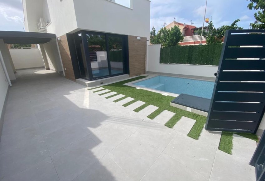 Obra nueva - Villa -
Los Alcázares - La Concha