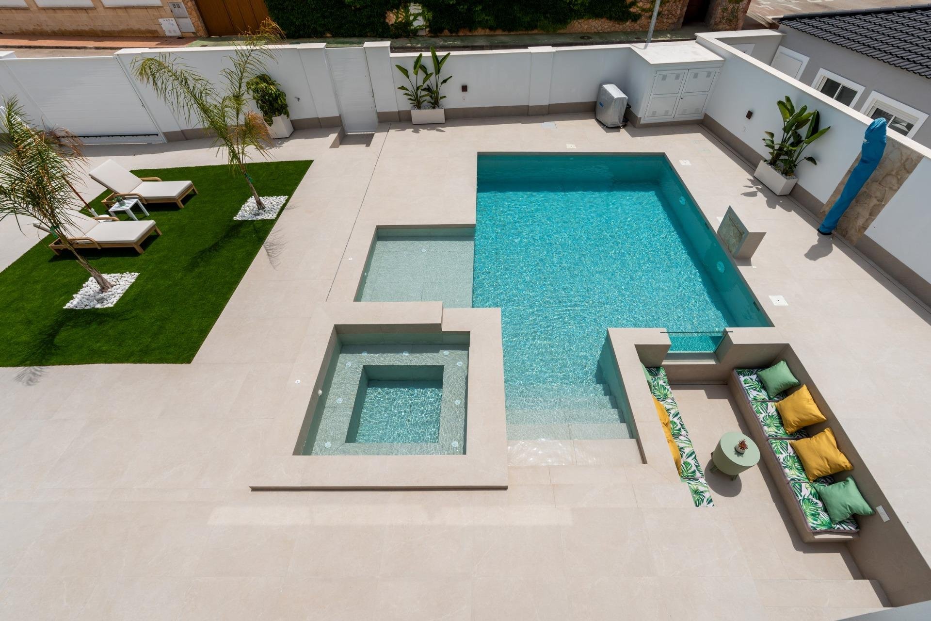 Obra nueva - Villa -
Orihuela Costa - Campoamor
