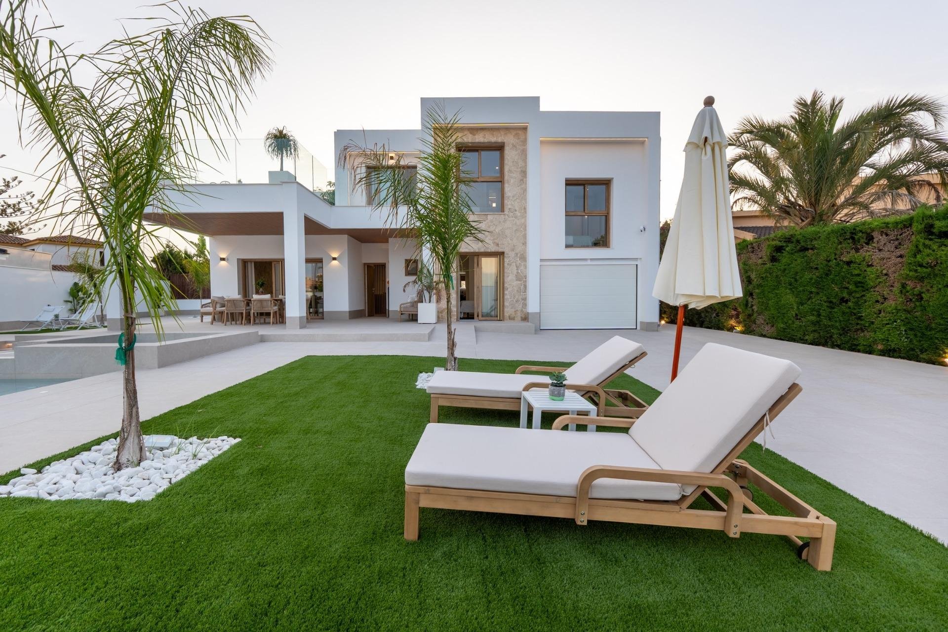 Obra nueva - Villa -
Orihuela Costa - Campoamor