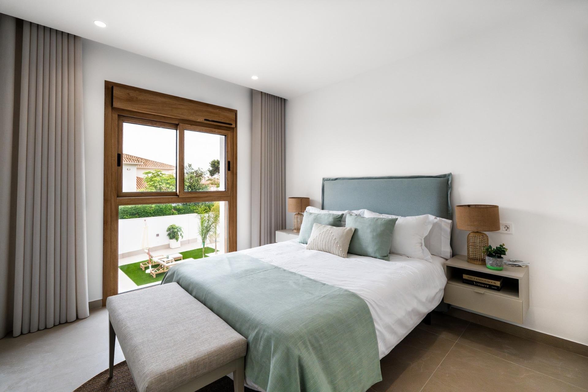 Obra nueva - Villa -
Orihuela Costa - Campoamor