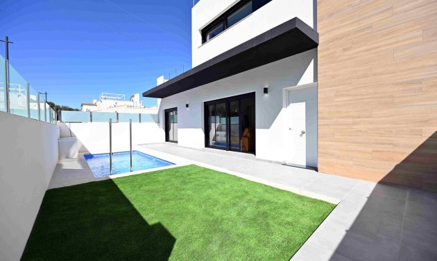 Radhus - Nybyggnation - Orihuela Costa -
                Las Filipinas