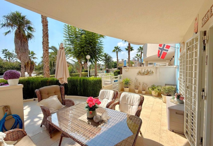 Resale - Apartament -
Orihuela Costa - Villamartín