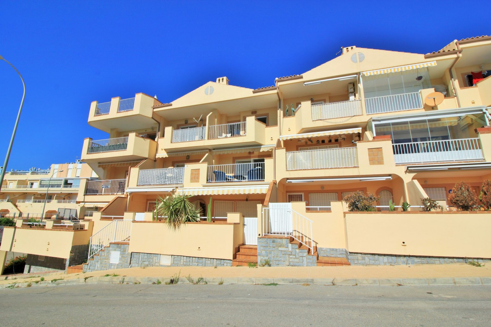 Resale - Apartment -
Cabo Roig