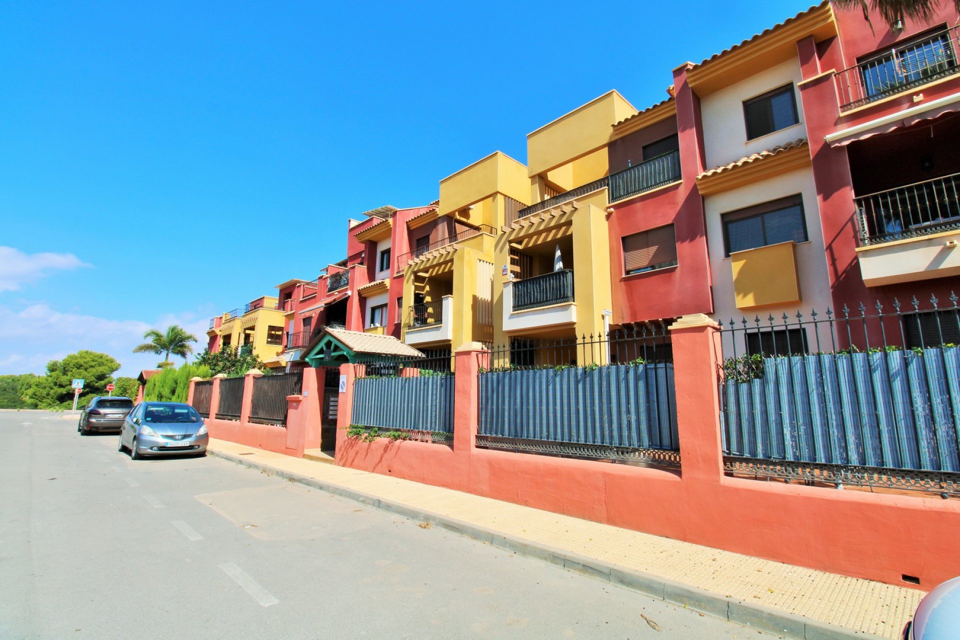 Resale - Apartment -
Cabo Roig