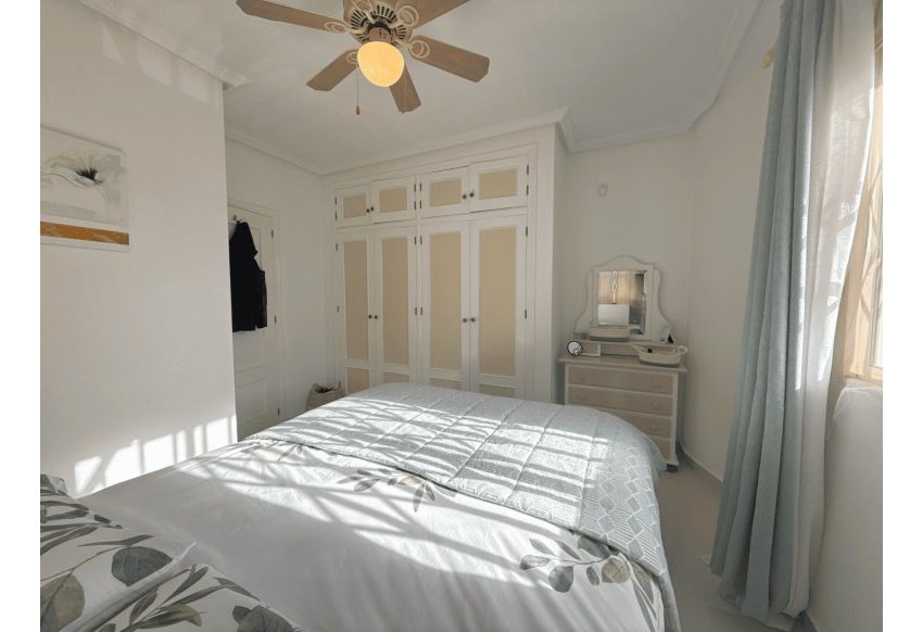 Resale - Apartment -
Cabo Roig