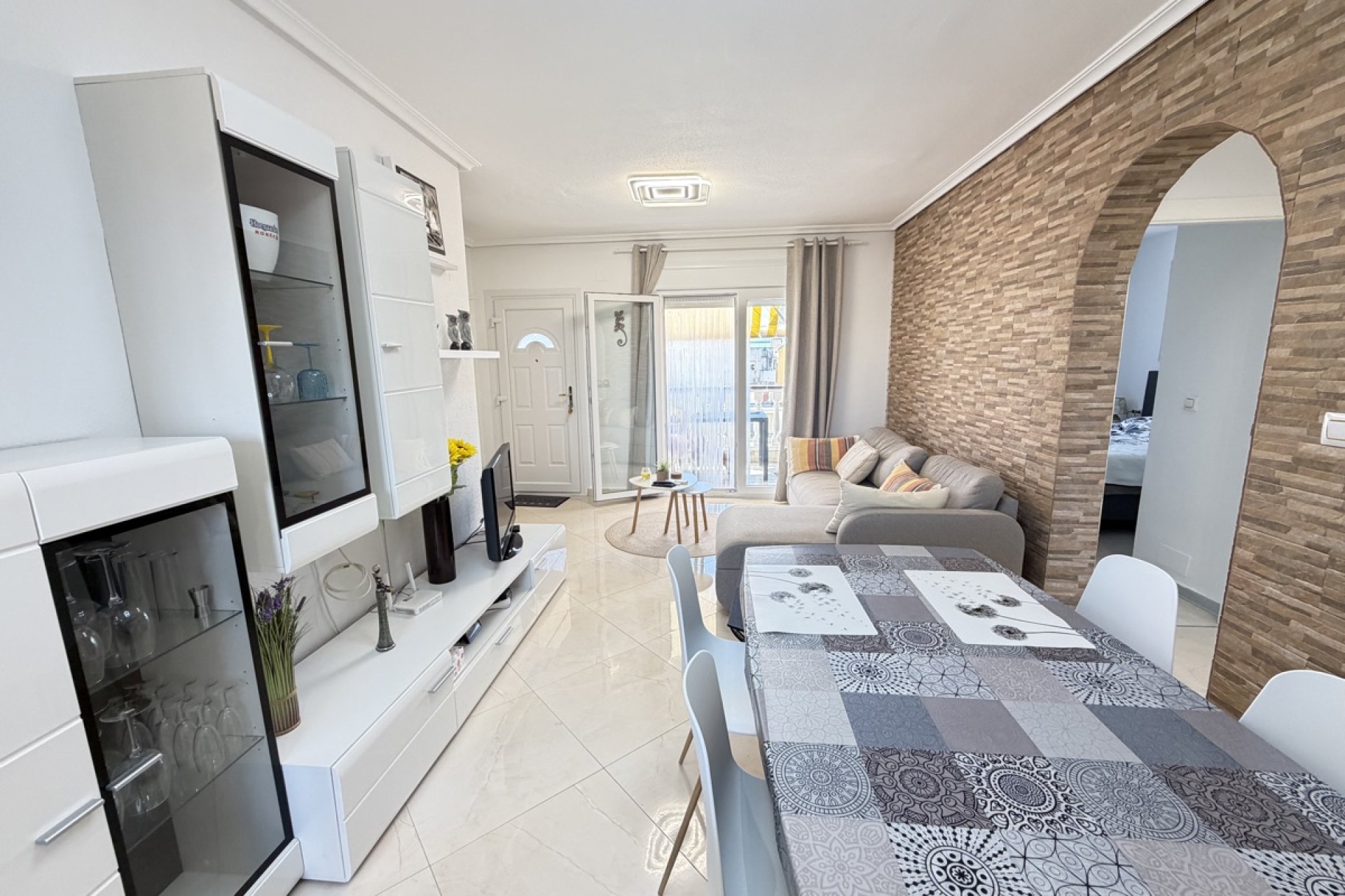 Resale - Apartment -
Cabo Roig