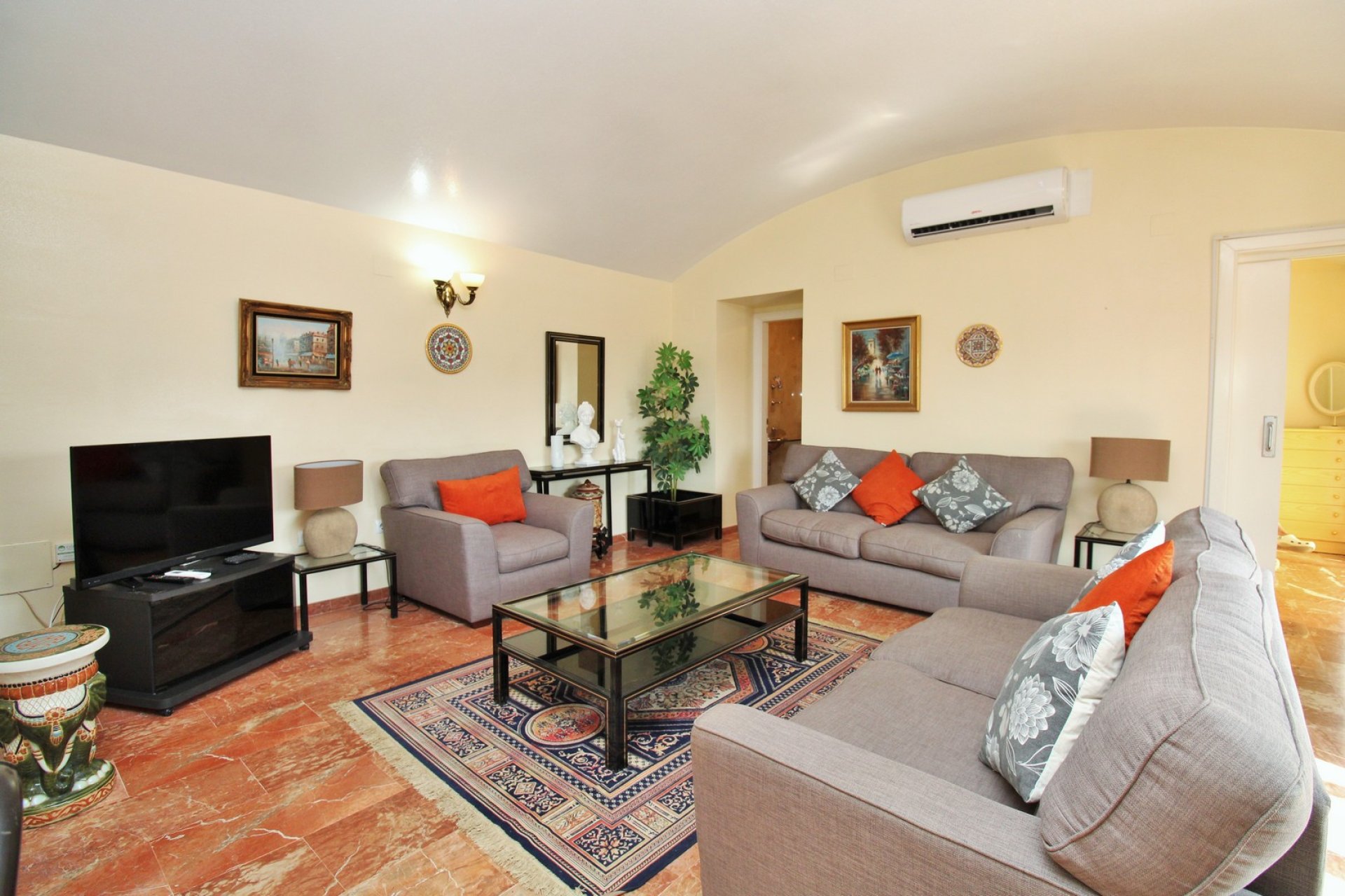Resale - Apartment -
Las Ramblas
