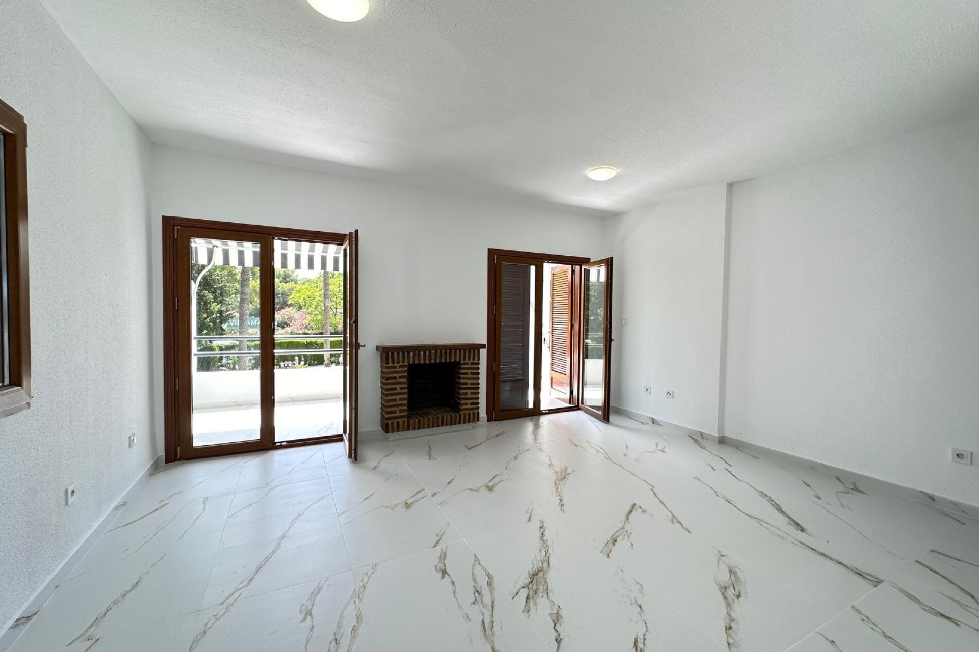 Resale - Apartment -
Orihuela Costa - Villamartín