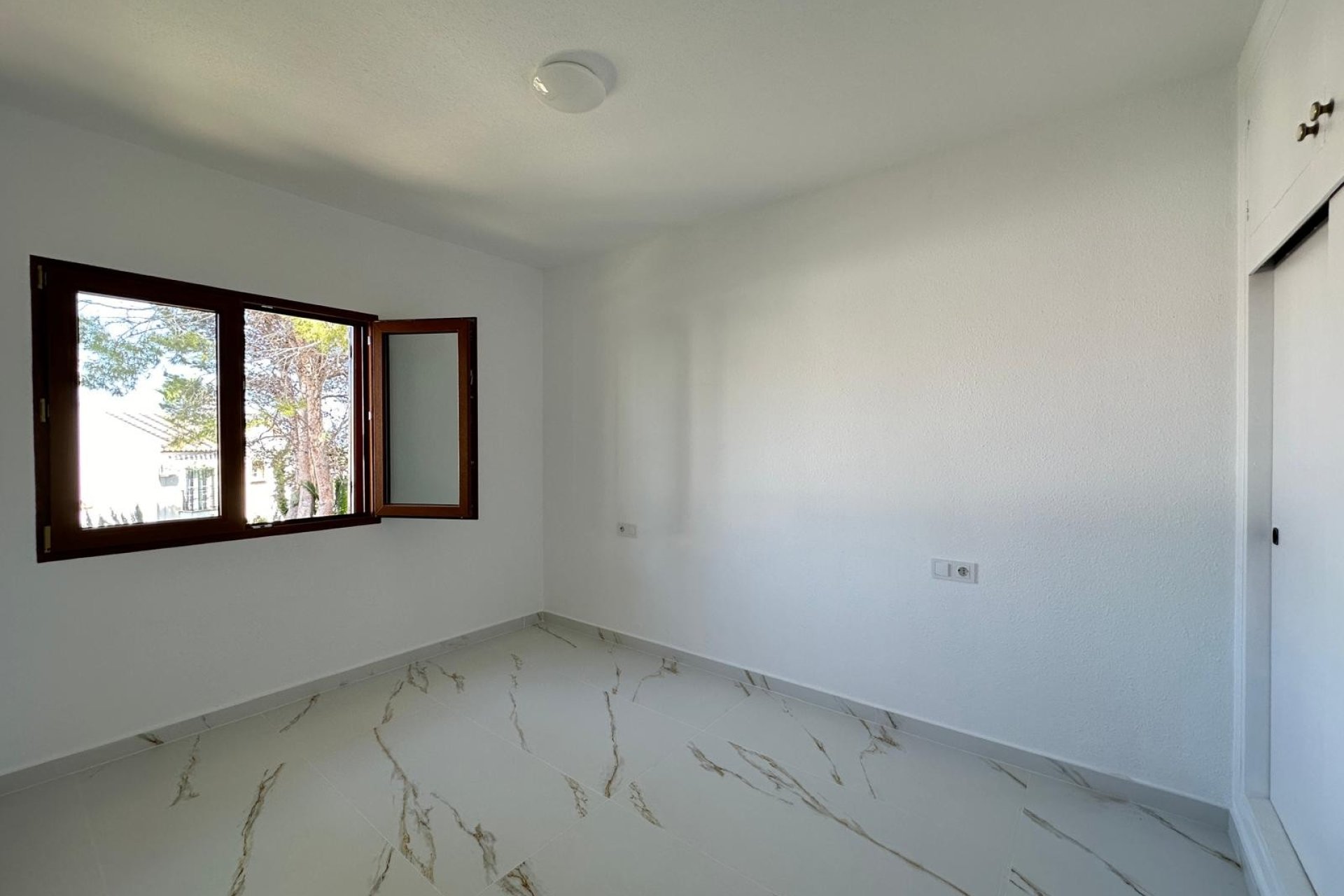 Resale - Apartment -
Orihuela Costa - Villamartín
