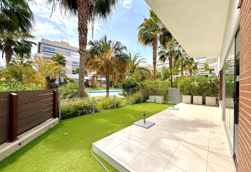 Resale - Apartment -
Orihuela Costa - Villamartín