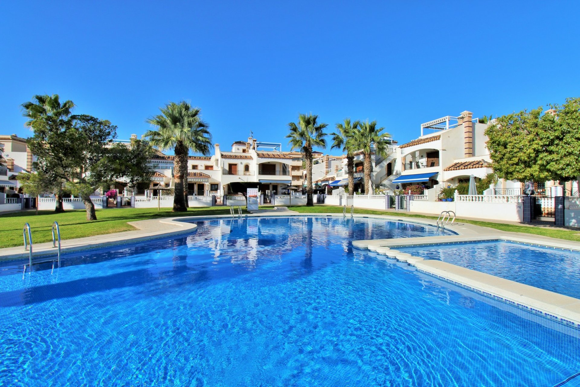 Resale - Apartment -
Playa Flamenca