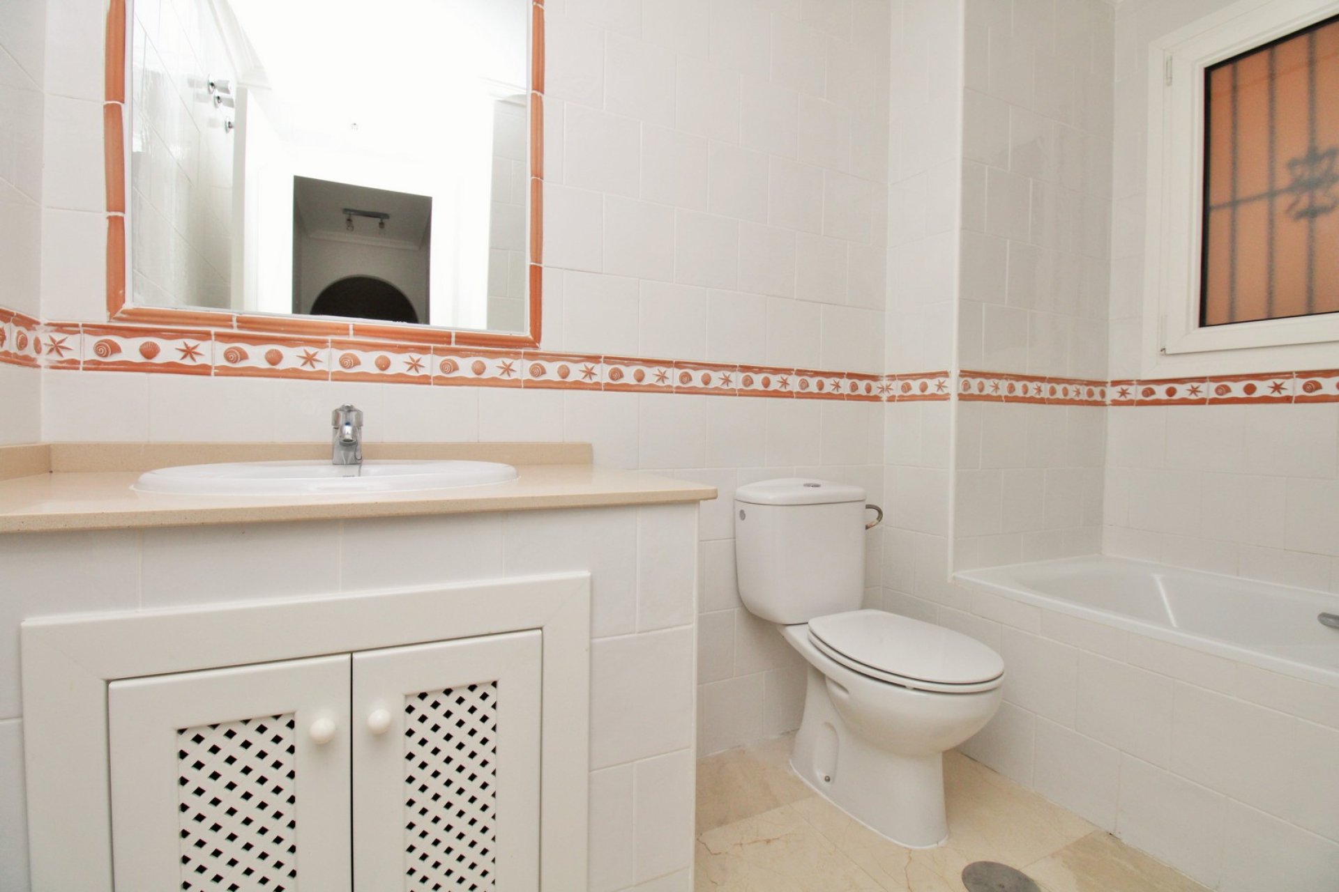 Resale - Apartment -
Playa Flamenca