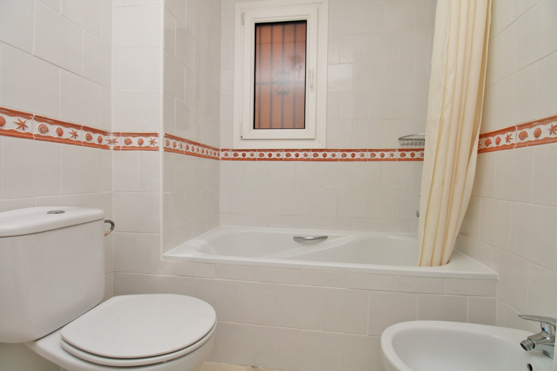 Resale - Apartment -
Playa Flamenca