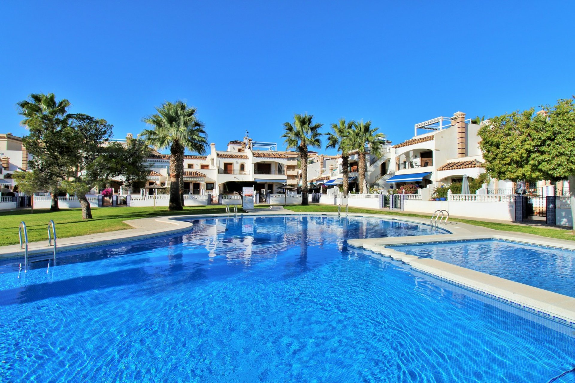 Resale - Apartment -
Playa Flamenca