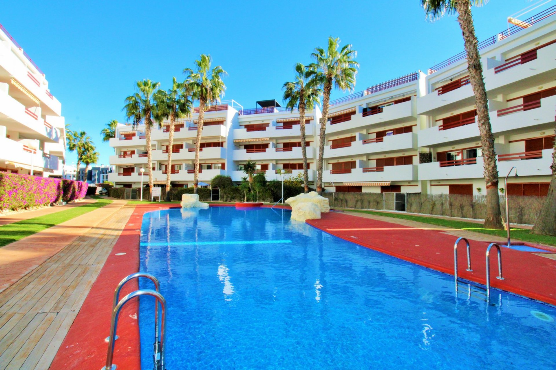 Resale - Apartment -
Playa Flamenca