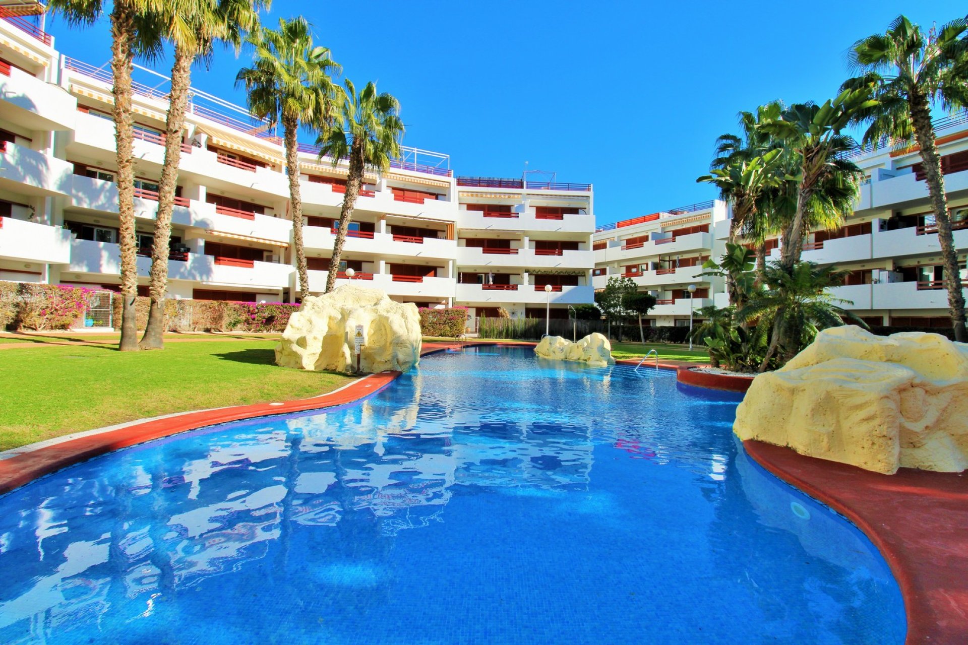 Resale - Apartment -
Playa Flamenca