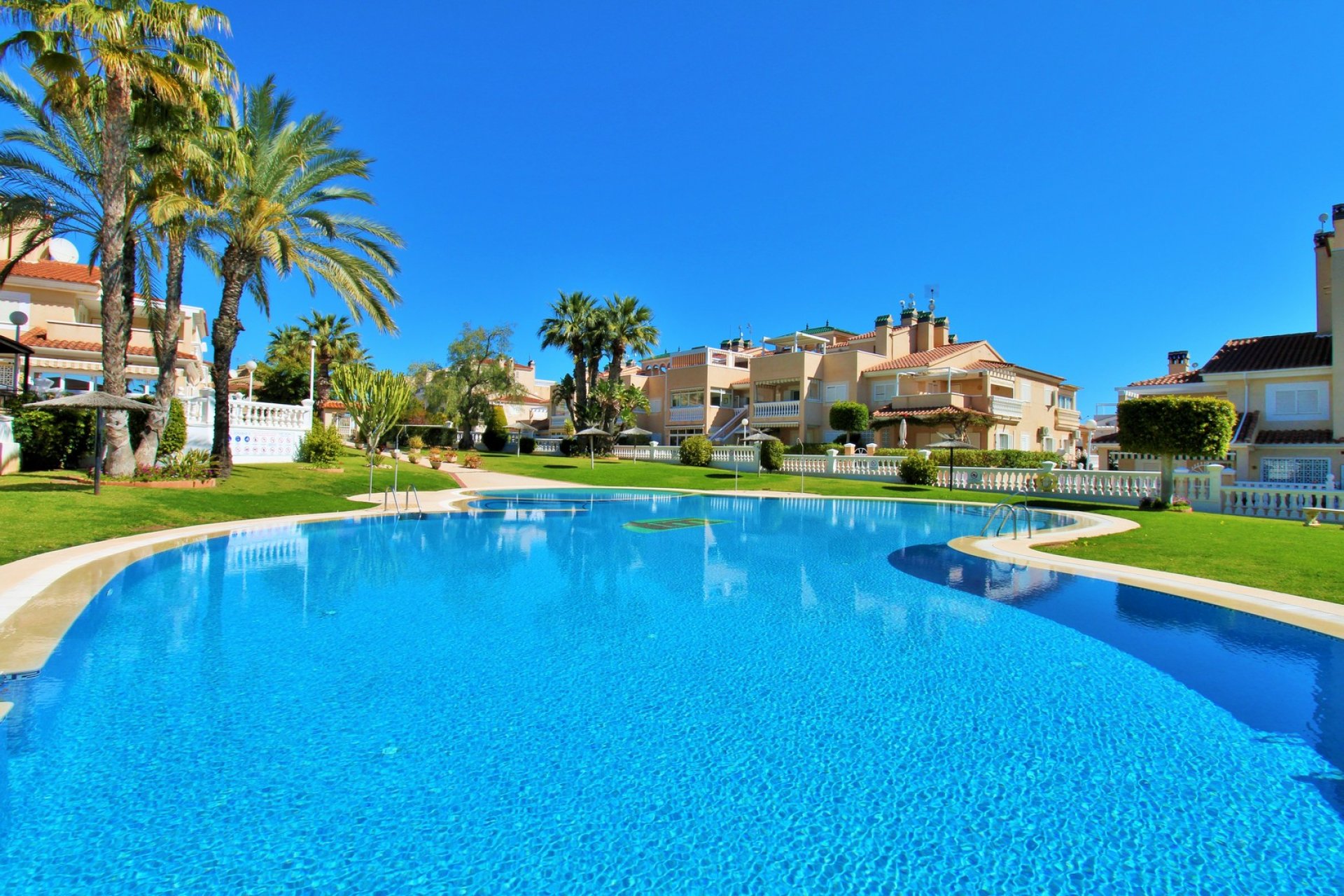 Resale - Apartment -
Playa Flamenca