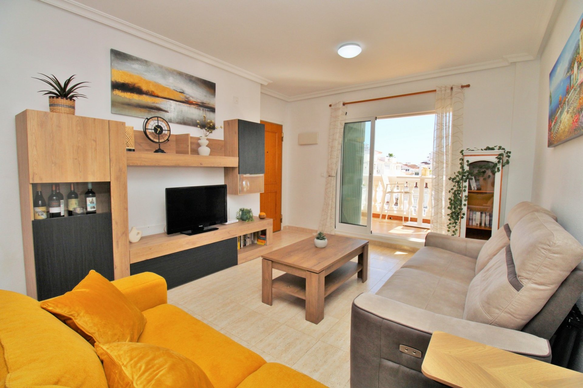 Resale - Apartment -
Playa Flamenca