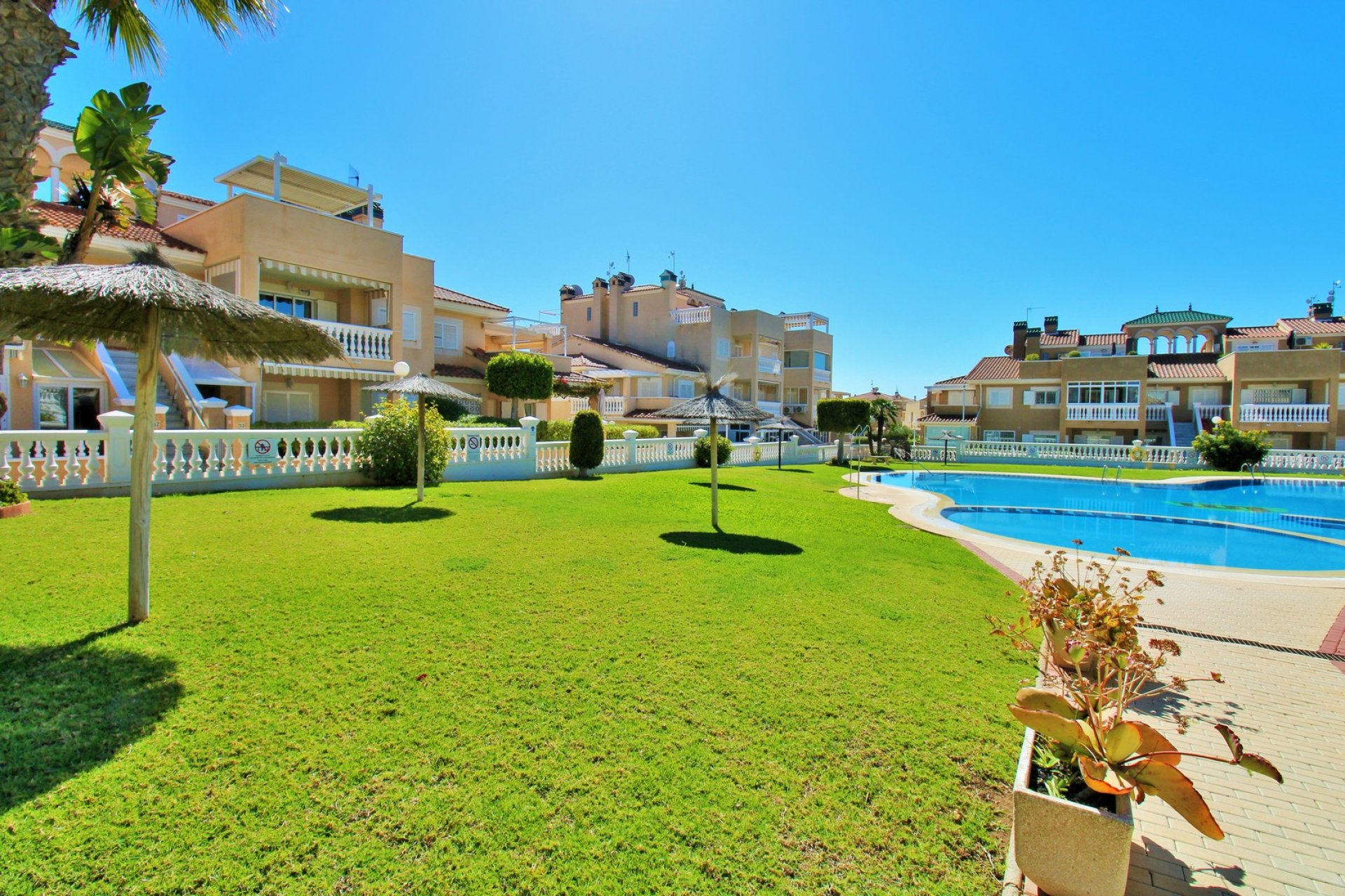 Resale - Apartment -
Playa Flamenca