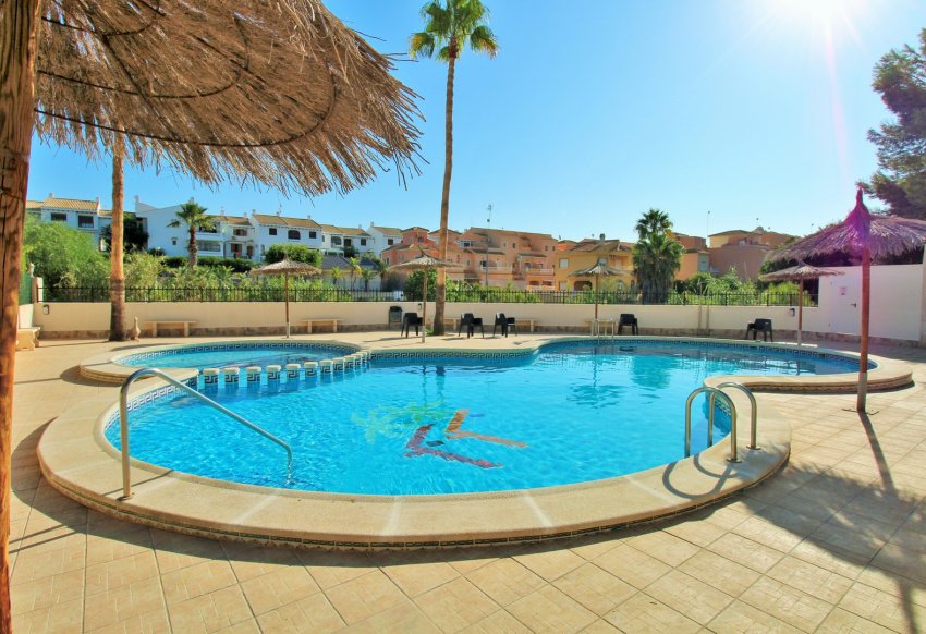 Resale - Apartment -
Playa Flamenca