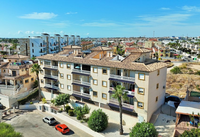 Resale - Apartment -
Playa Flamenca
