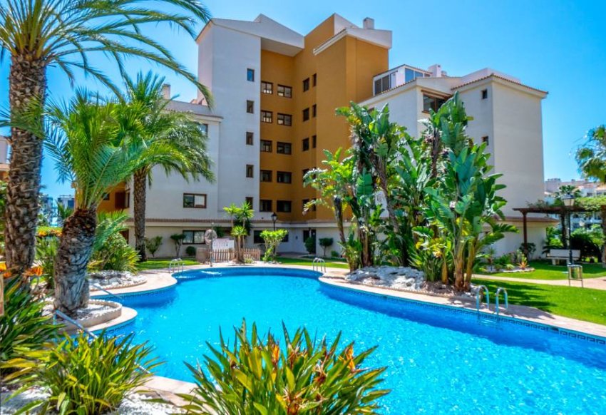 Resale - Apartment -
Punta Prima