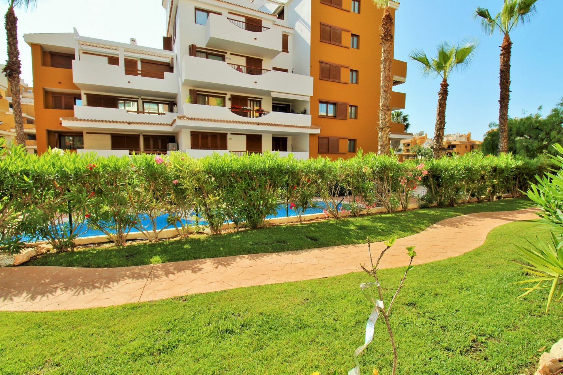 Resale - Apartment -
Punta Prima