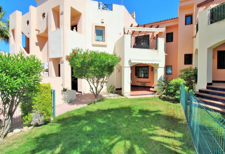 Resale - Apartment -
Punta Prima