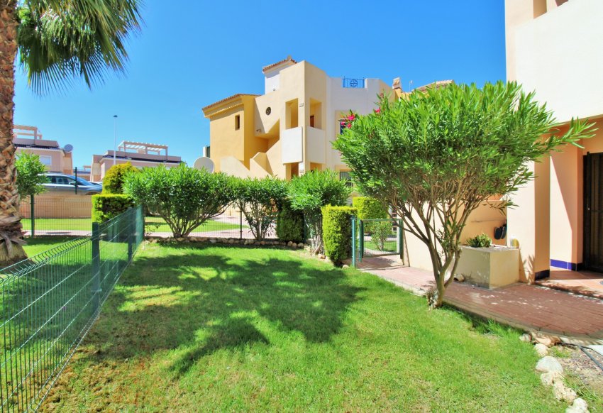 Resale - Apartment -
Punta Prima