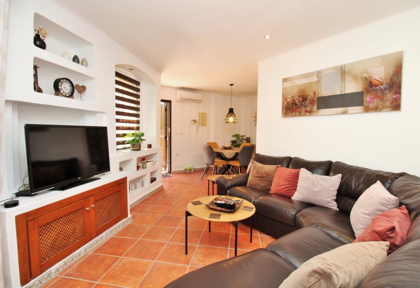 Resale - Apartment -
Punta Prima