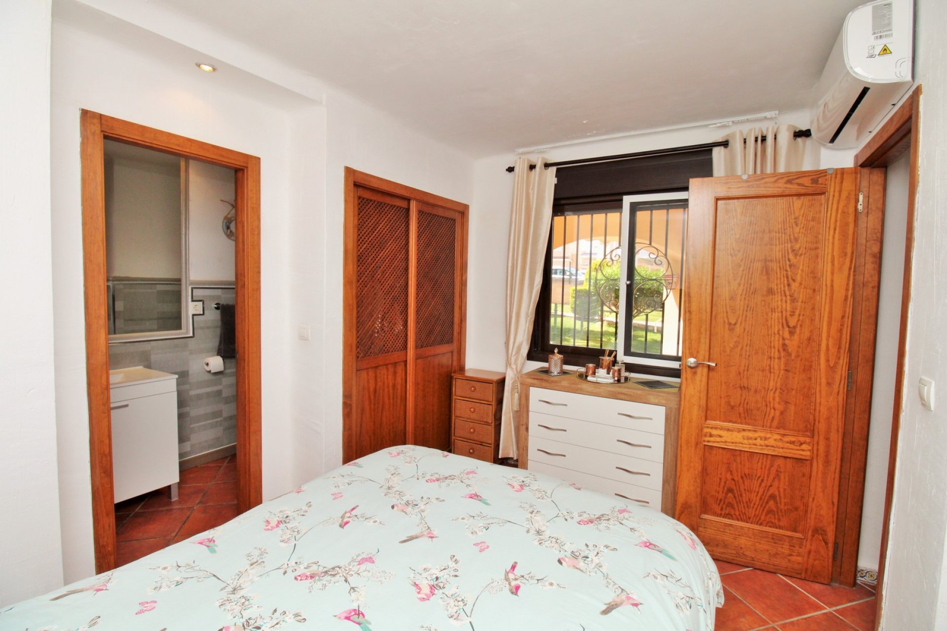 Resale - Apartment -
Punta Prima