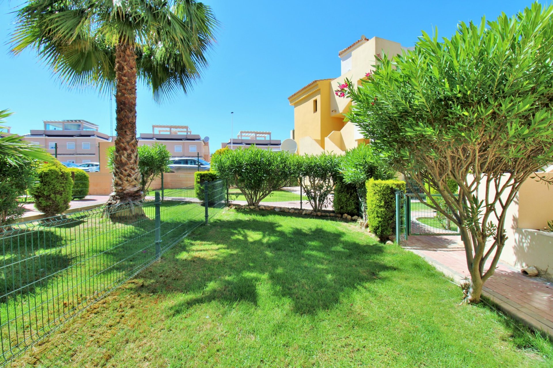 Resale - Apartment -
Punta Prima