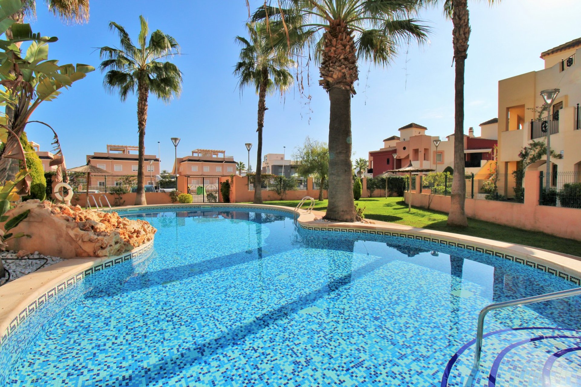 Resale - Apartment -
Punta Prima