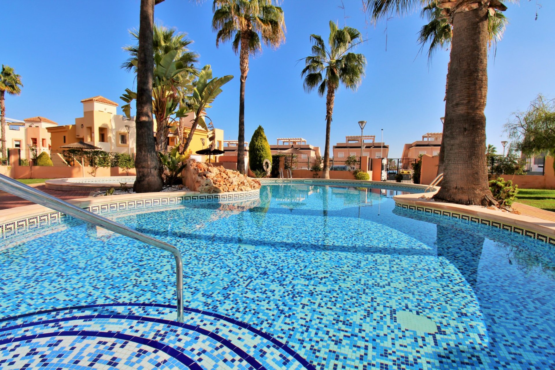 Resale - Apartment -
Punta Prima