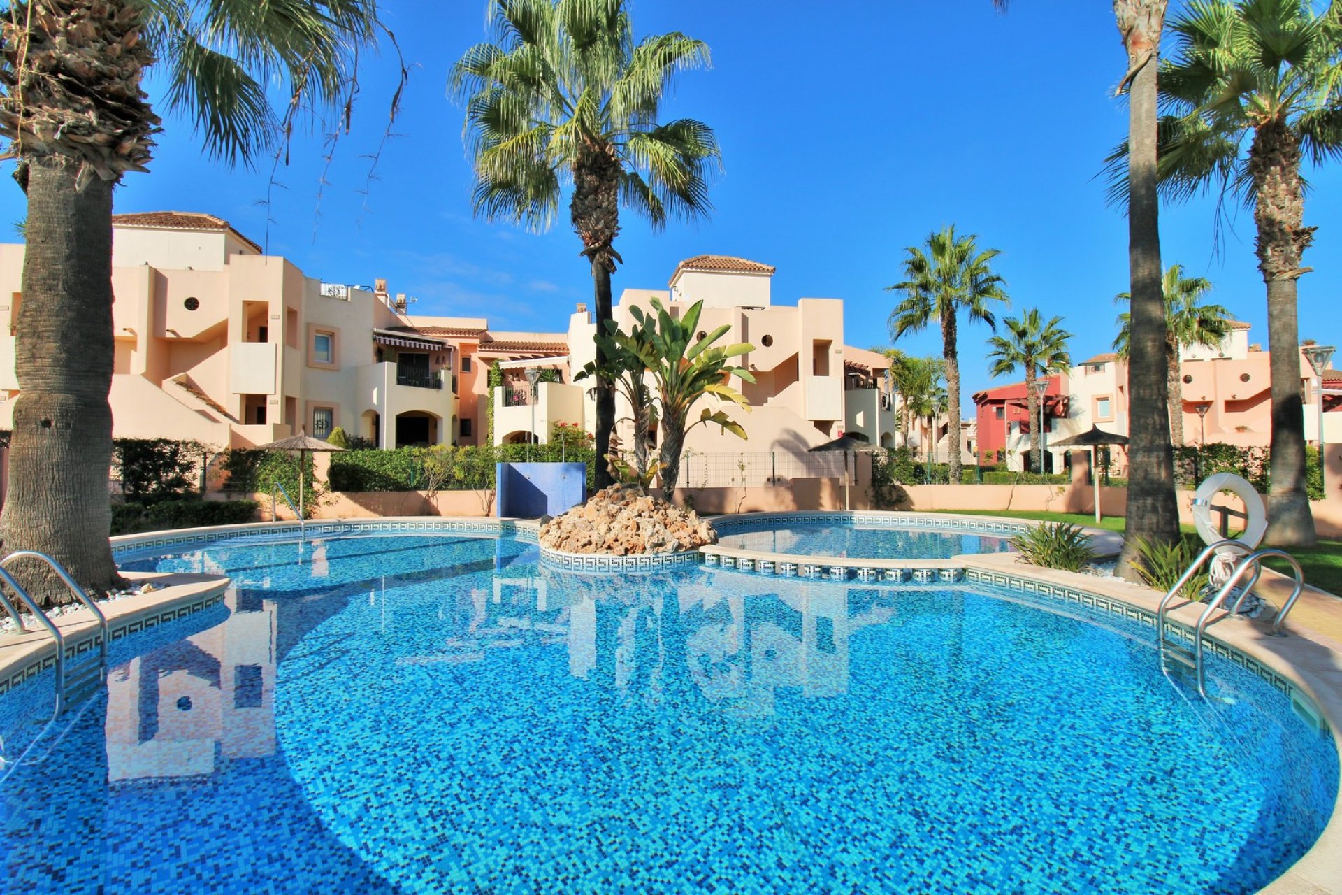 Resale - Apartment -
Punta Prima