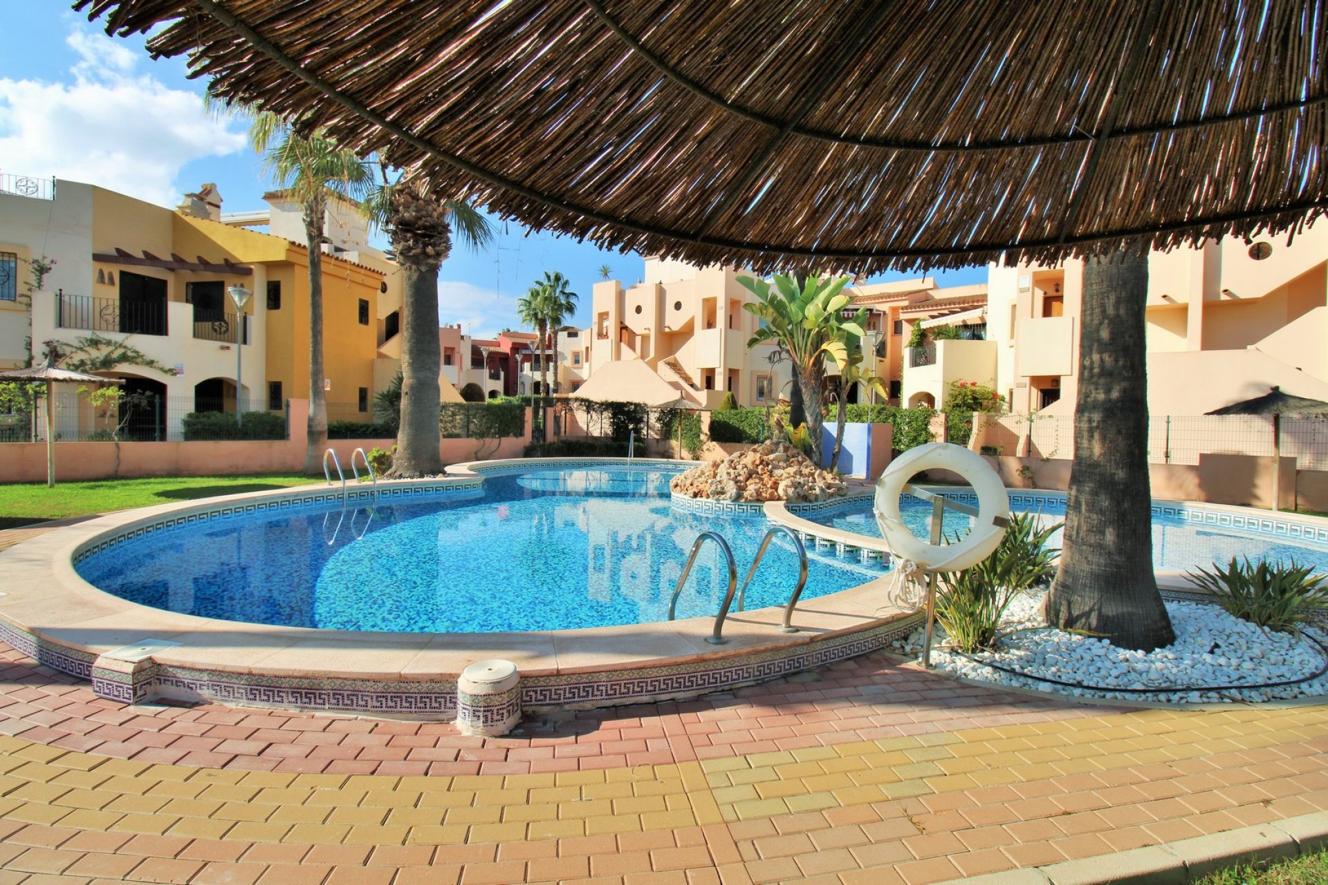 Resale - Apartment -
Punta Prima