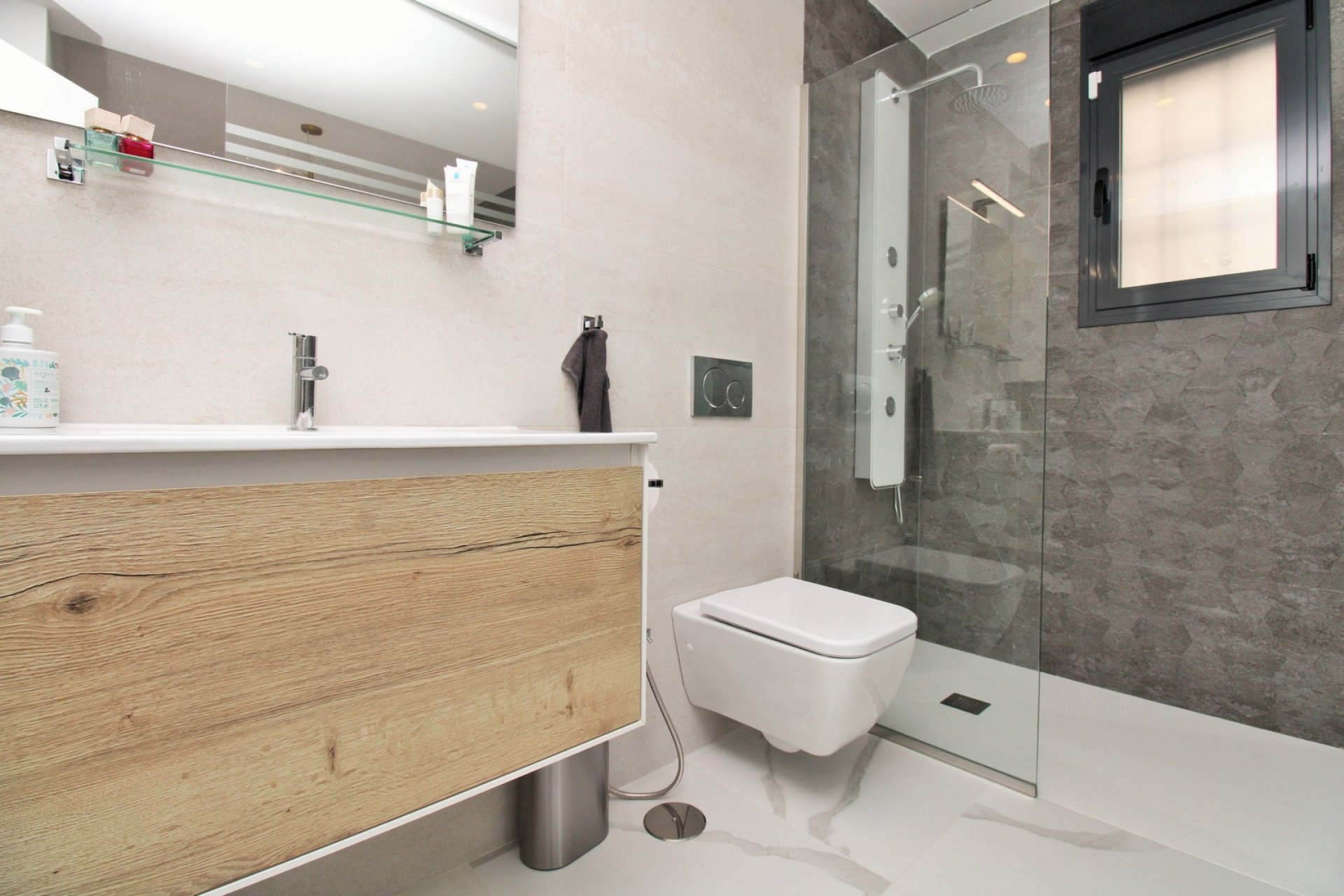 Resale - Apartment -
San Miguel de Salinas