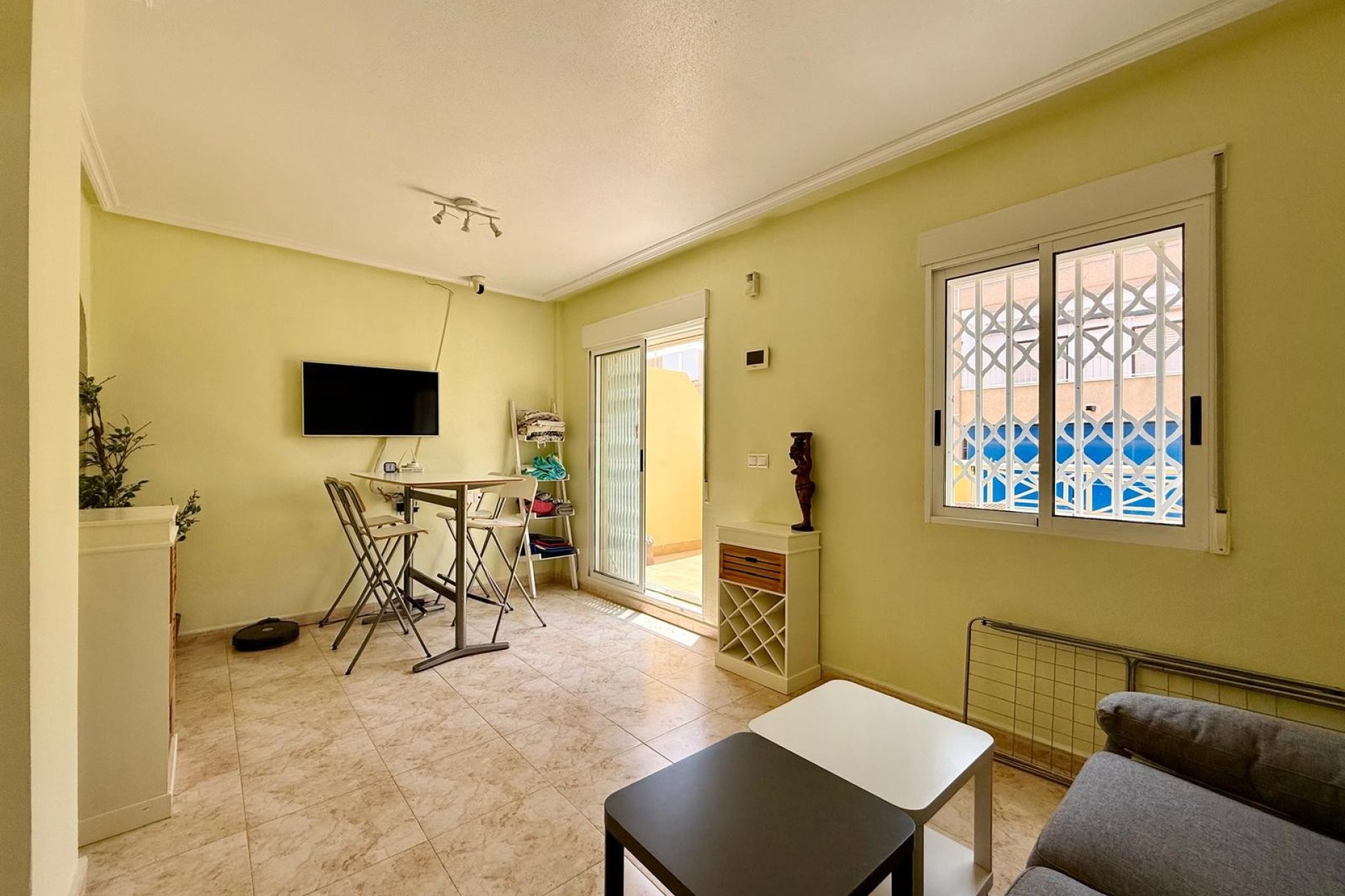 Resale - Apartment -
Torrevieja