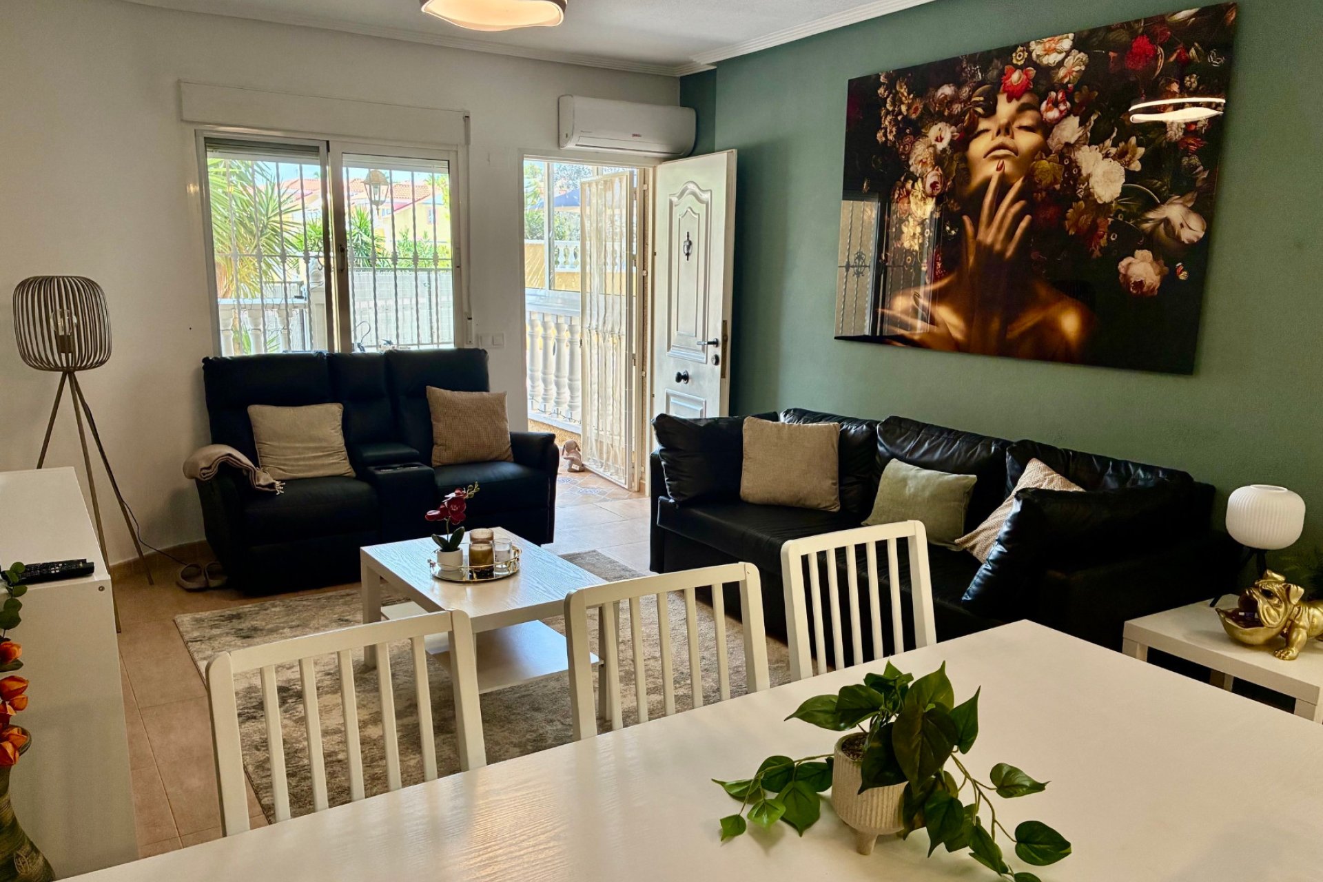 Resale - Apartment -
Villamartín - La Andaluza