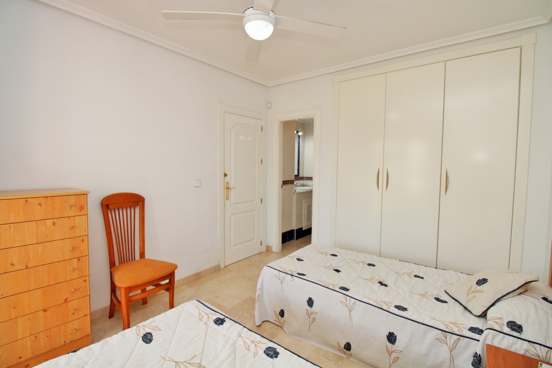 Resale - Apartment -
Villamartín - Las Violetas