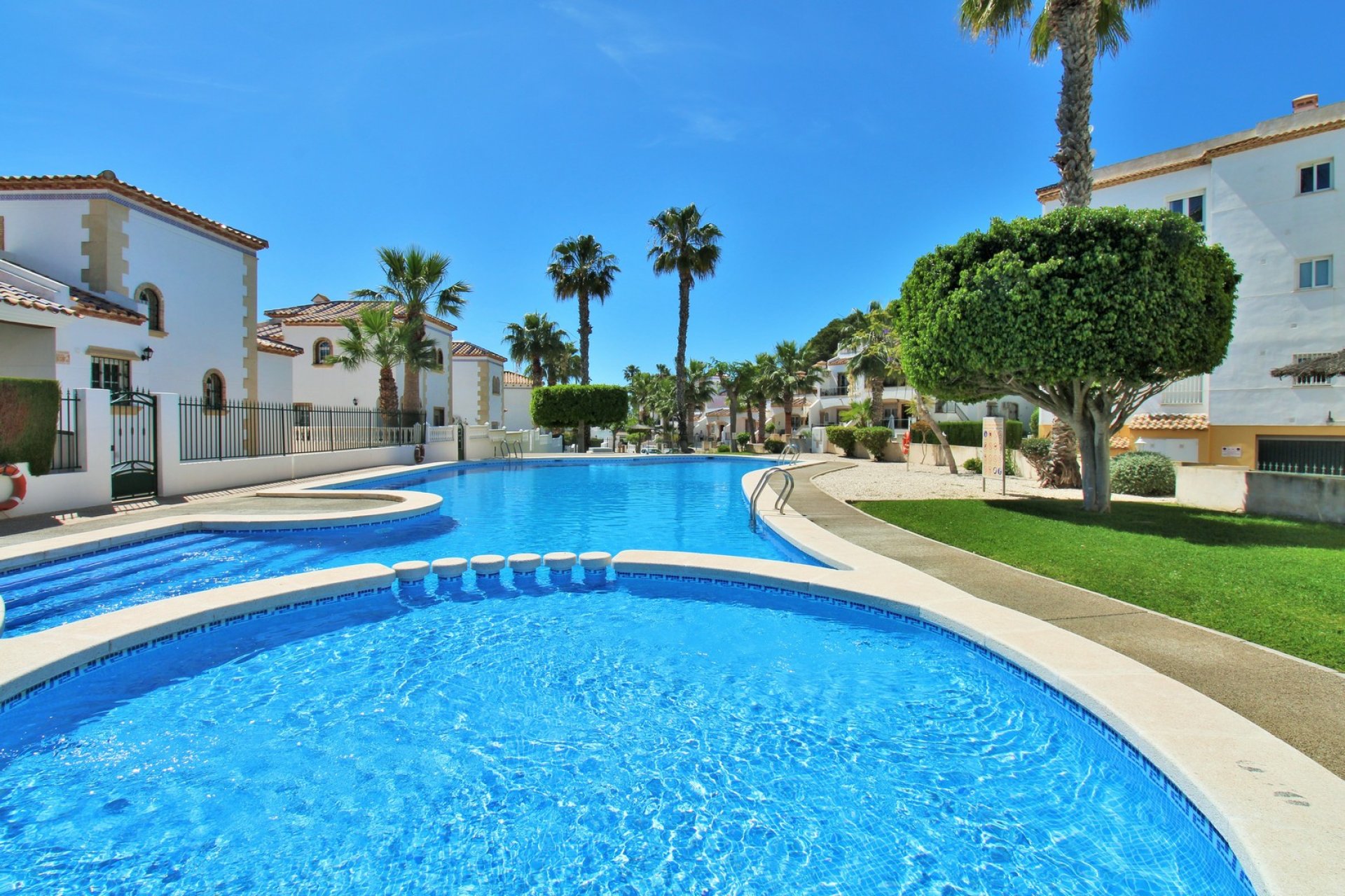 Resale - Apartment -
Villamartín - Las Violetas