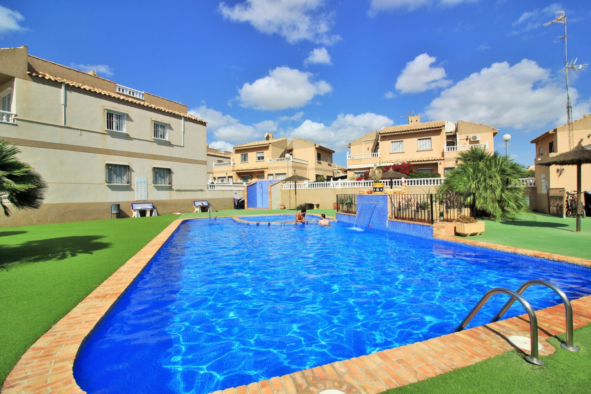 Resale - Apartment -
Villamartín - PAU 8
